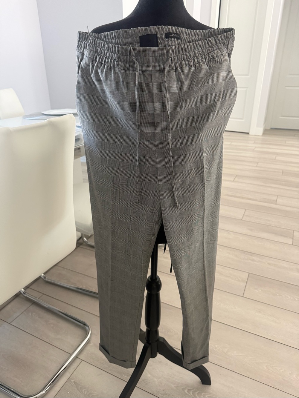 H&M Men's Gray Plaid Drawstring Chinos#B6
